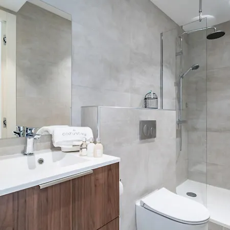 Pleasant 2 Bedroom In The Heart Of
